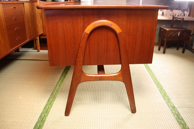 北欧ヴィンテージデスクSvend A Madsen
