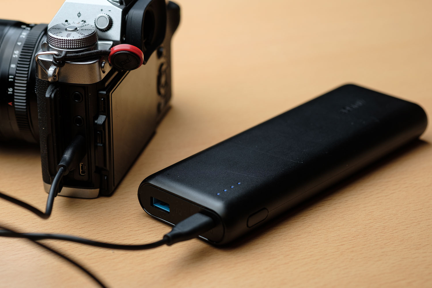 FUJIFILM X-T3と一緒に使いたいアクセサリー！SDカードやストラップ