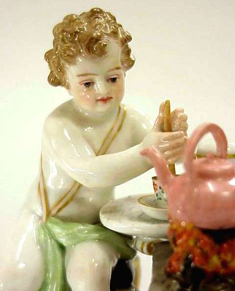 オークション ”ザ・コノサーズ”／ Lot2564 マイセン フィギュア（人形