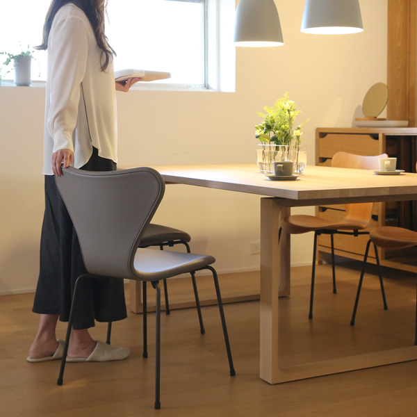 終了しました】セブンチェア レザーキャンペーン | インテリアショップ