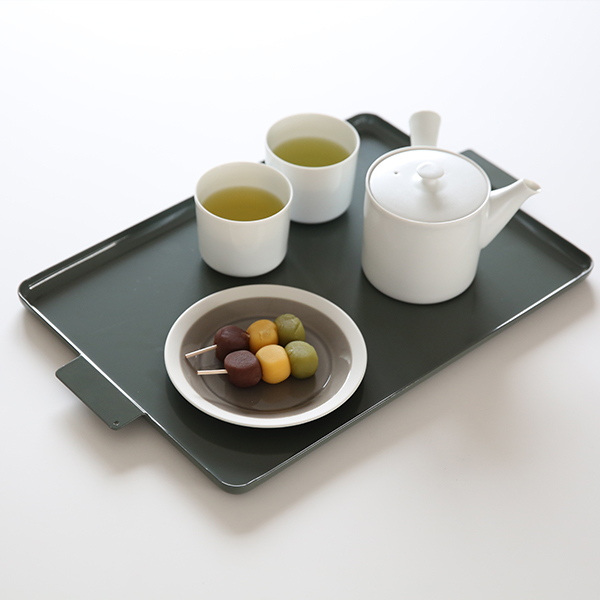 イイホシユミコ「yumiko iihoshi porcelain」急須とアルミトレーの新色