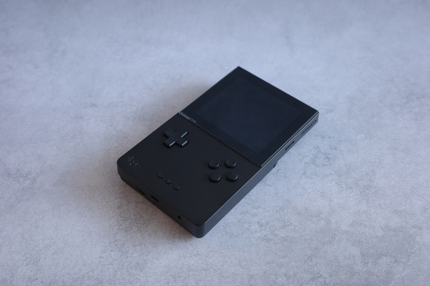 My Essential Things - Analogue Pocket -｜TOPIC｜Continuer Inc