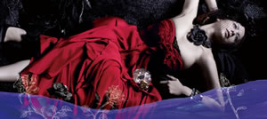 元タカラジェンヌが、メタルを歌う“LIV MOON”、衝撃デビュー