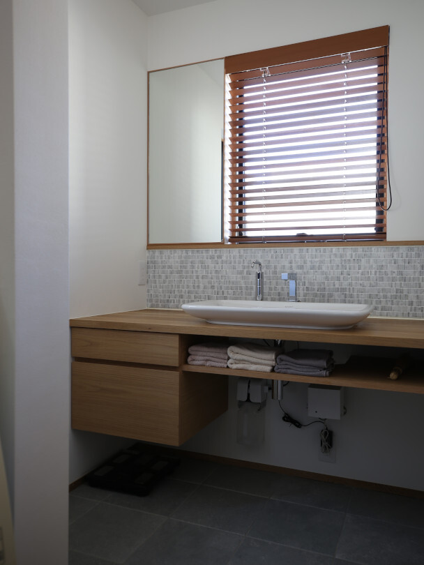 ZU0597｜洗面・手洗器用水栓｜美しいデザインの洗面ボウルならセラ