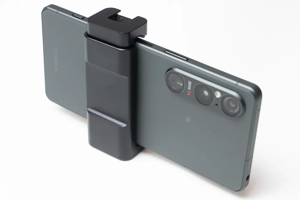 販売開始＞ソニー純正のスマホホルダー「Vlog Monitor（XQZ-IV01）付属