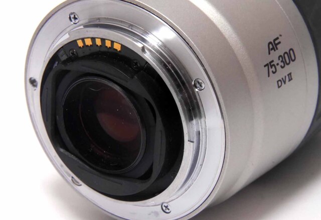 日本製 ミノルタ AF 75-300mm 4.5-5.6 DVII