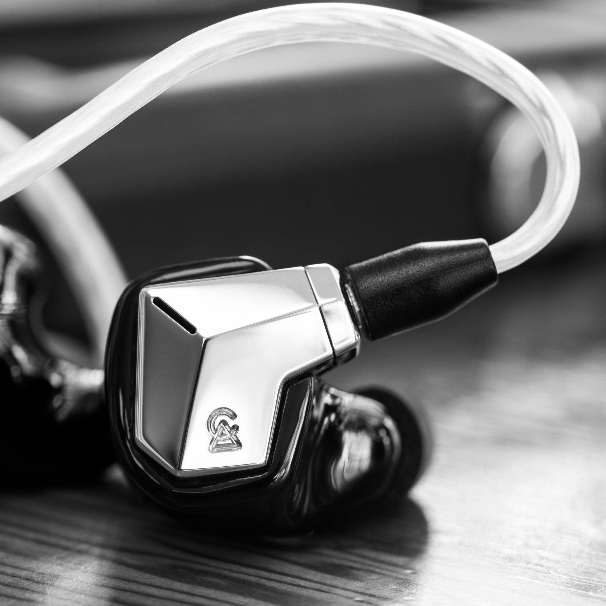 Supermoon – Campfire Audio