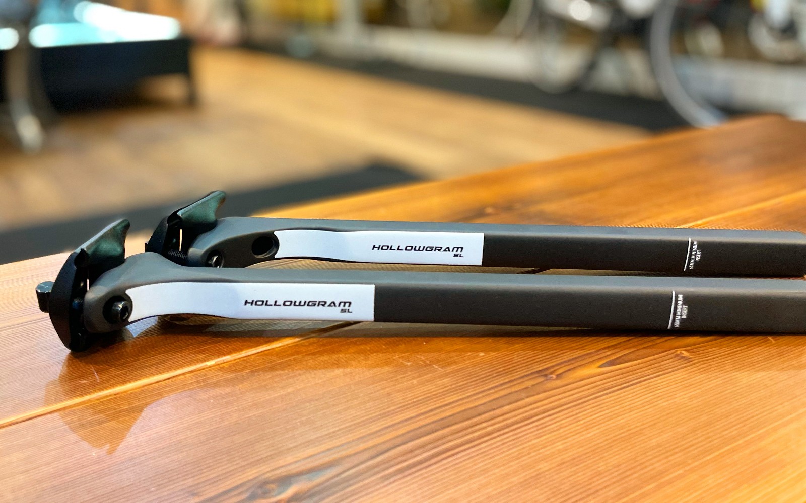 HollowGram SL 27 KNOT Carbon Seatpost】待望の0mmオフセットが入荷