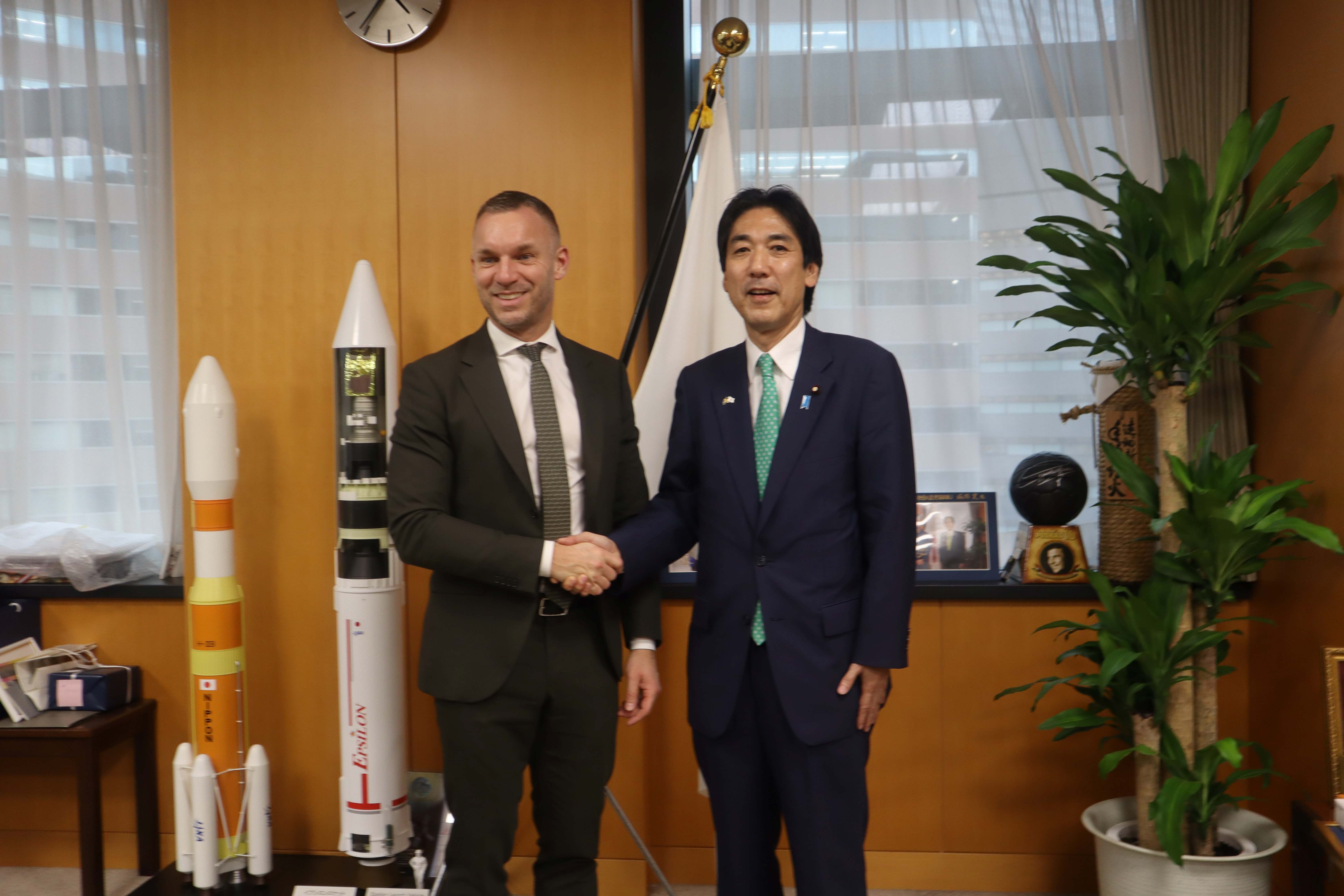 エリック・スロットネル スウェーデン民生大臣の表敬 - 内閣府