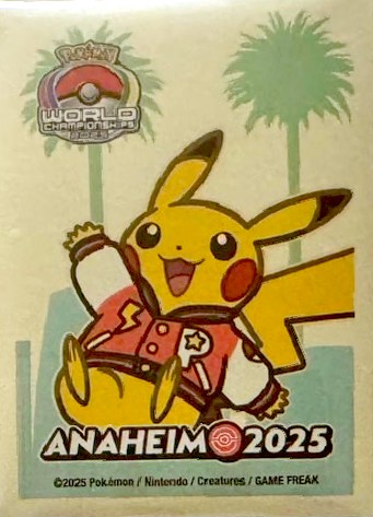 デッキシールド『WCS2025アナハイム(白背景/ピカチュウ)※』65枚入り