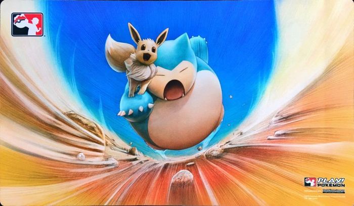 プレイマット『海外/イーブイ＆カビゴン(Playロゴ)※』【サプライ】{-}