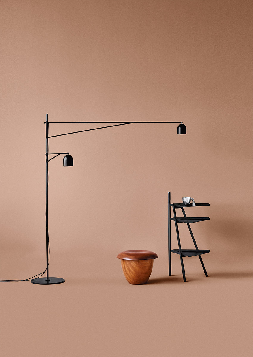 AWKWARD LIGHT（オークワード ライト フロアランプ）Karakter