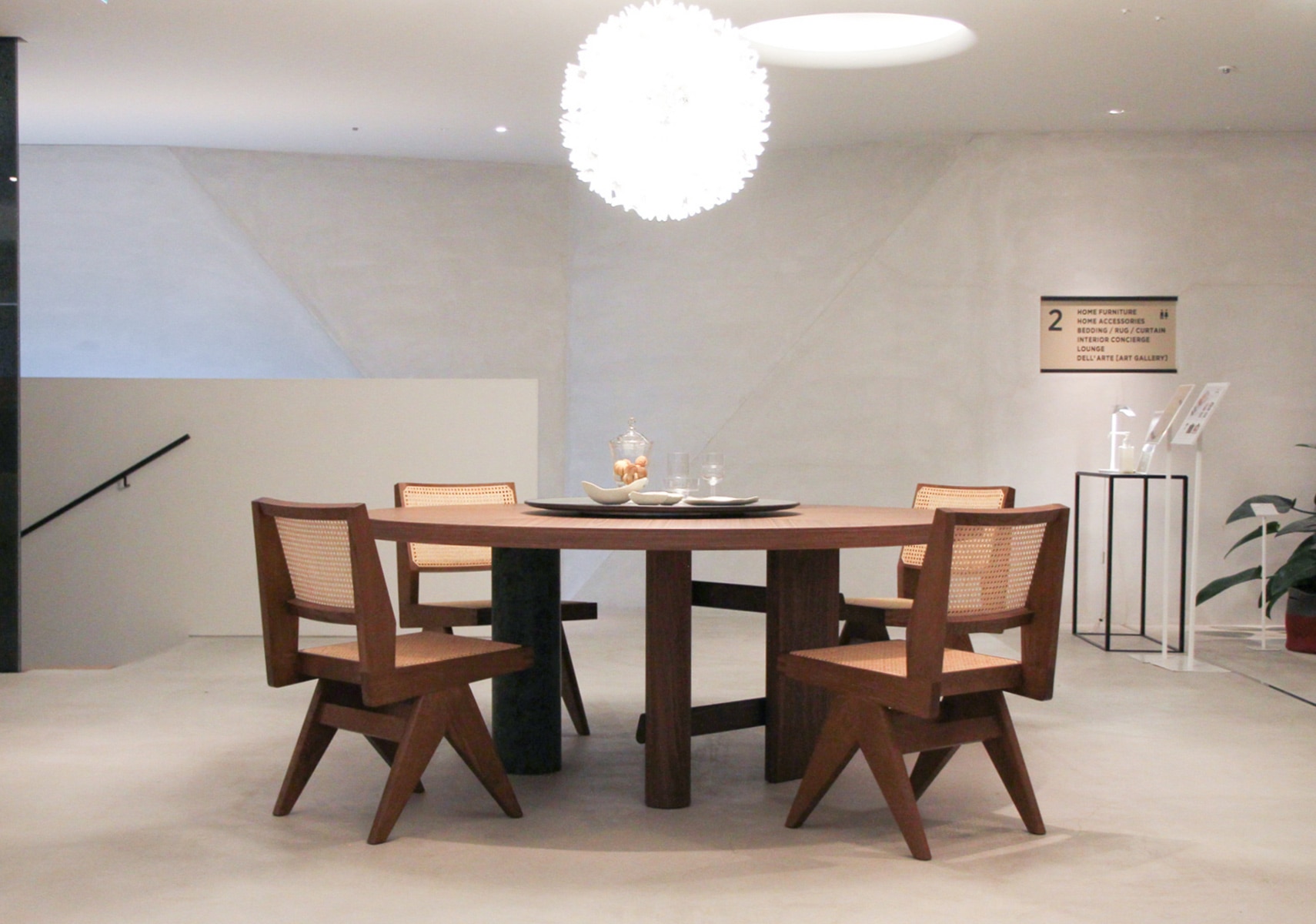 Cassina（カッシーナ）055 CAPITOL COMPLEX CHAIRキャピトル