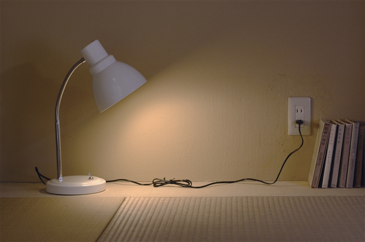 倉敷意匠 デスクライト (白)