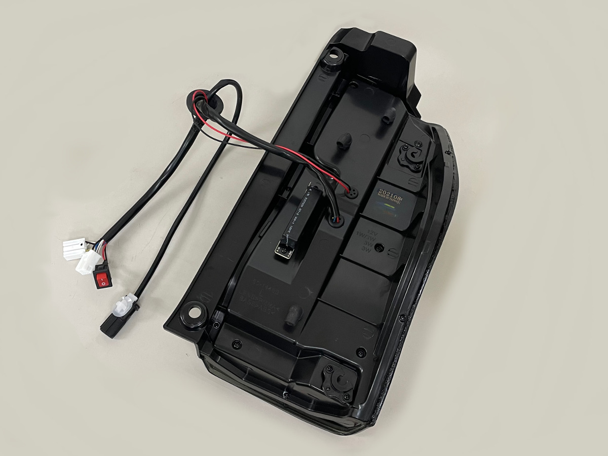 ダイハツ タント(LA600系) / スバル シフォン(LA600系) テールランプ