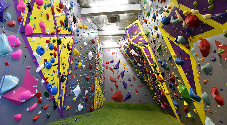 ディーボルダリングの立川店、春日部店がオープン｜CLIMBERSは