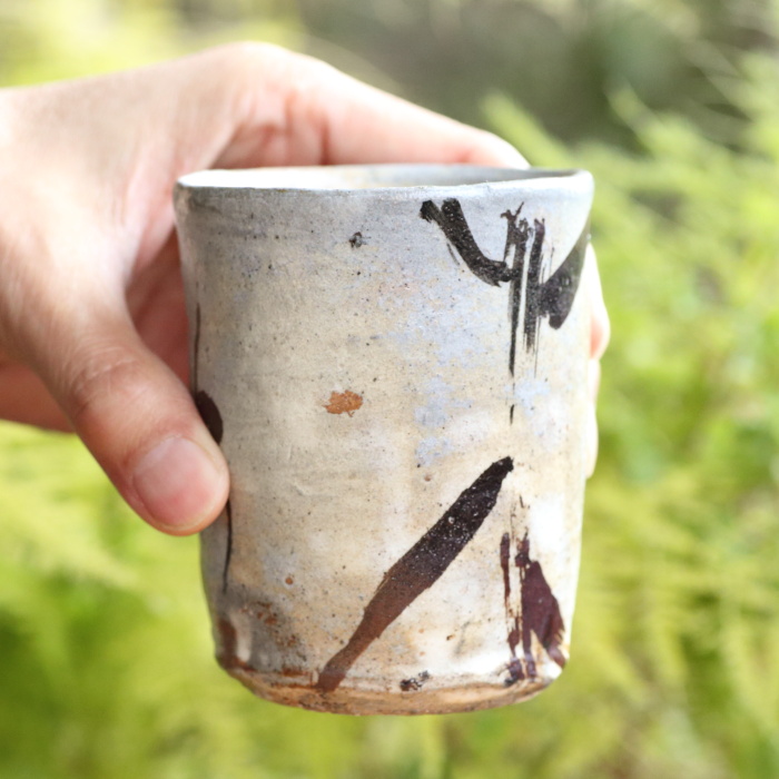 丸田宗彦 絵粉引唐津湯呑 満容量230ml 薪窯焼成煎茶碗 作家もの茶杯 桐