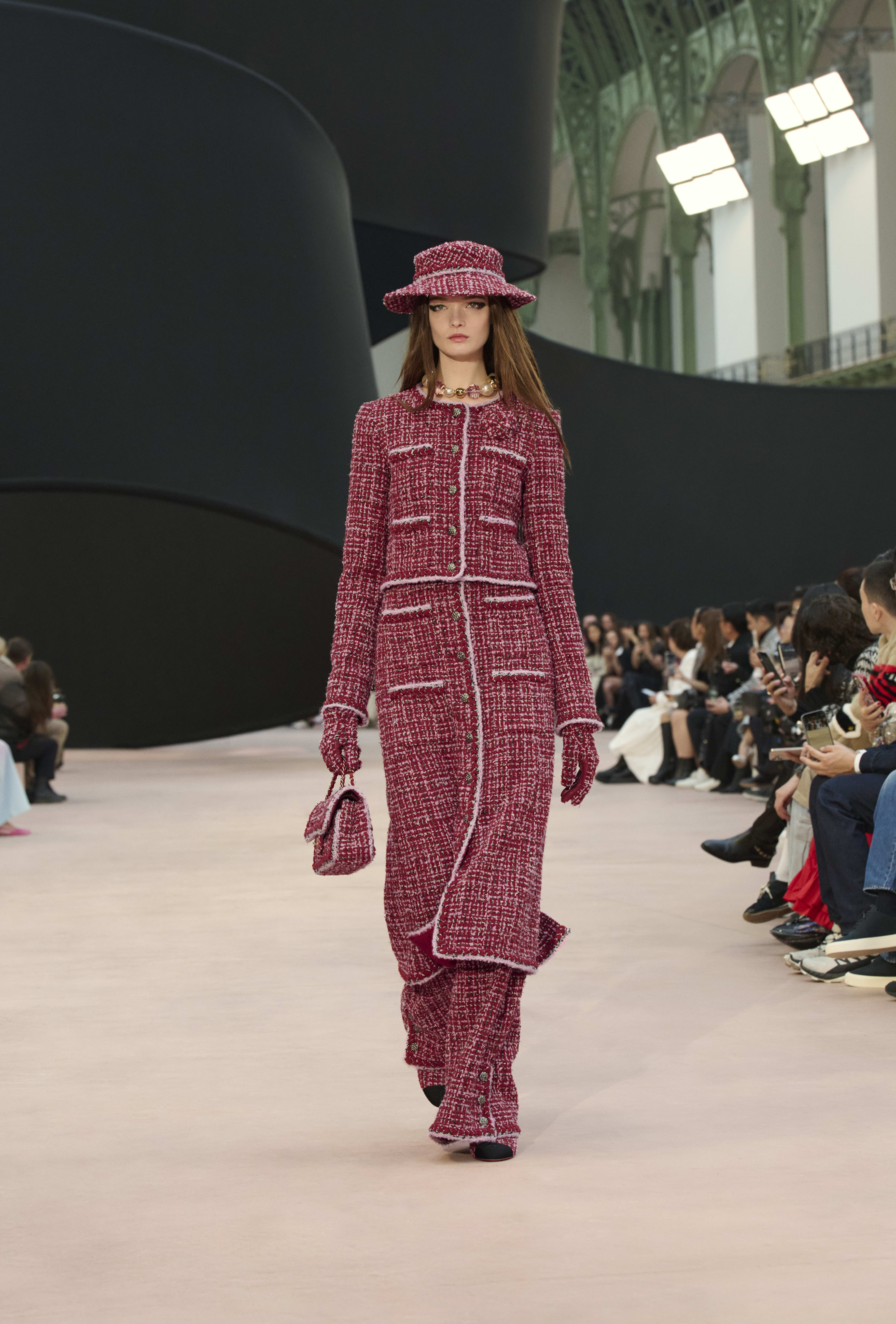 カメリア モチーフ ブローチ - ツイード、レッド、ピンク & ブラック