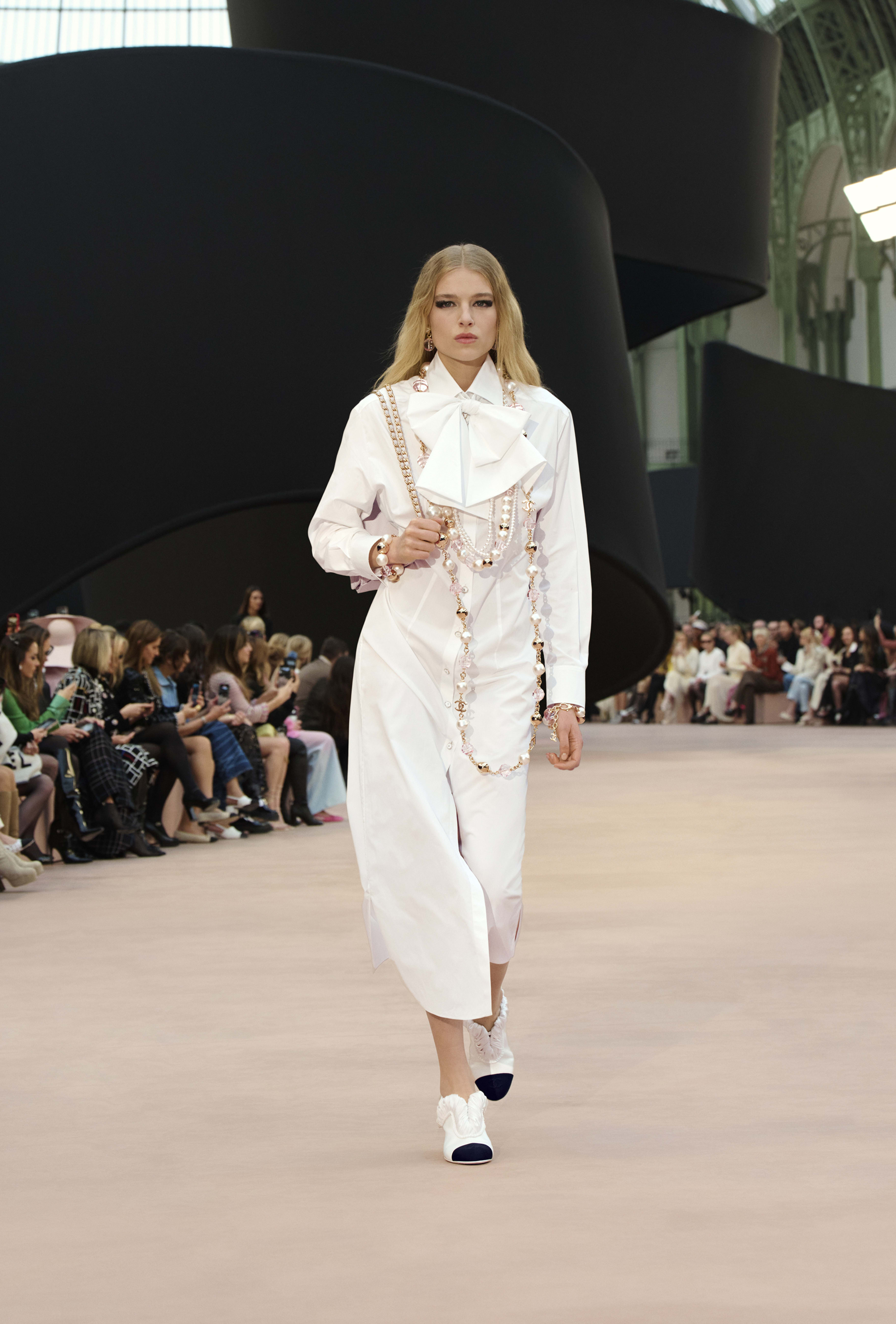 Chanel 25 ミディアム バックパック、グレインド カーフスキン、ピンク