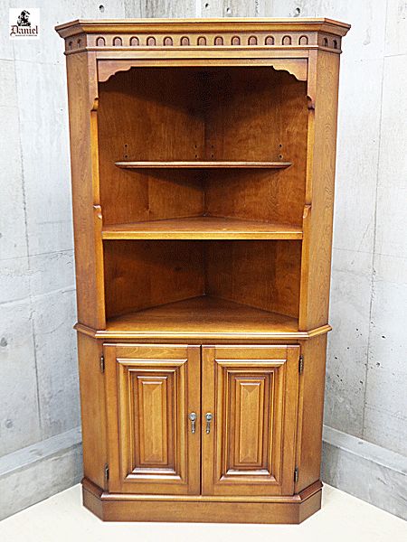 横浜ダニエル】DANIEL 最高級 コーナーキャビネット/シェルフ 出張買取