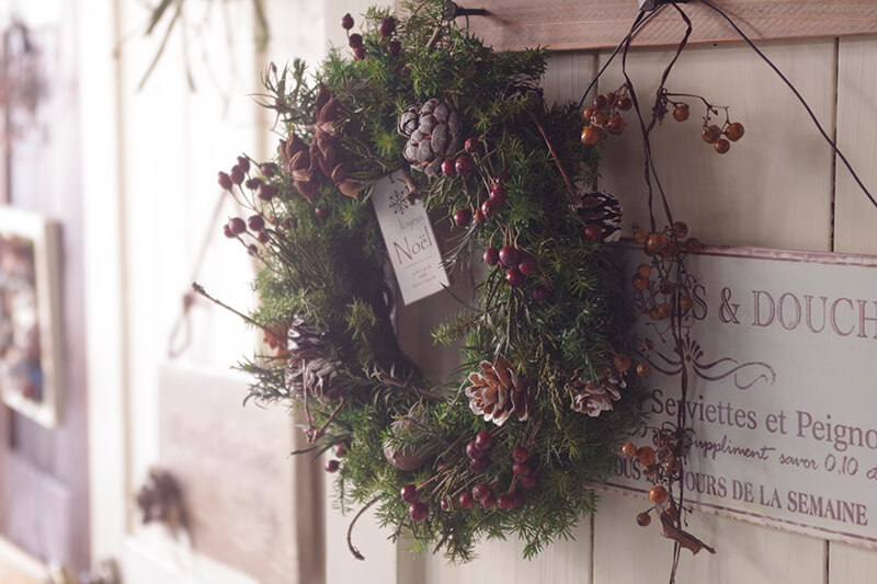 木の実とスパイスのクリスマスリース｜ナチュラル＆大人カラー