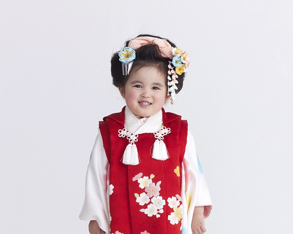 初着 - うぶぎ - 」で祝う七五三 - 千總 (日本語)