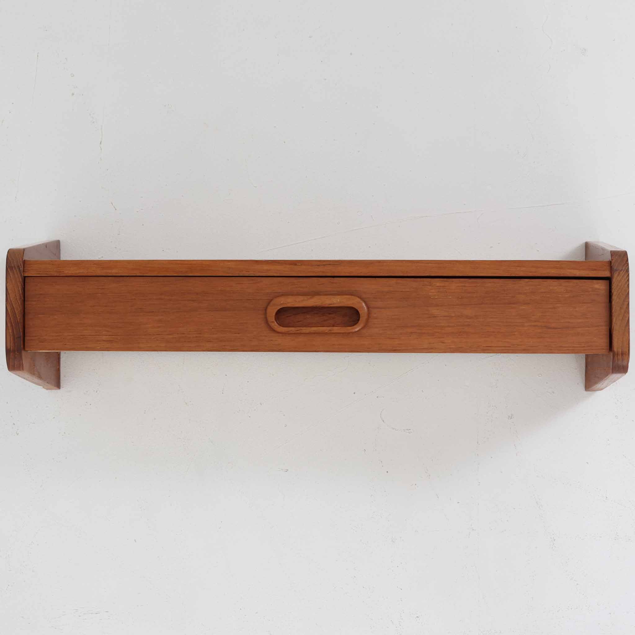 北欧ビンテージ アクセサリー ウォールシェルフ | スタイリッシュな