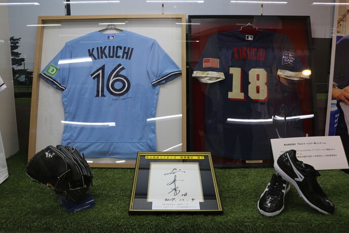 大谷翔平選手MVP・ホームラン王記念モニュメント」および「菊池雄星