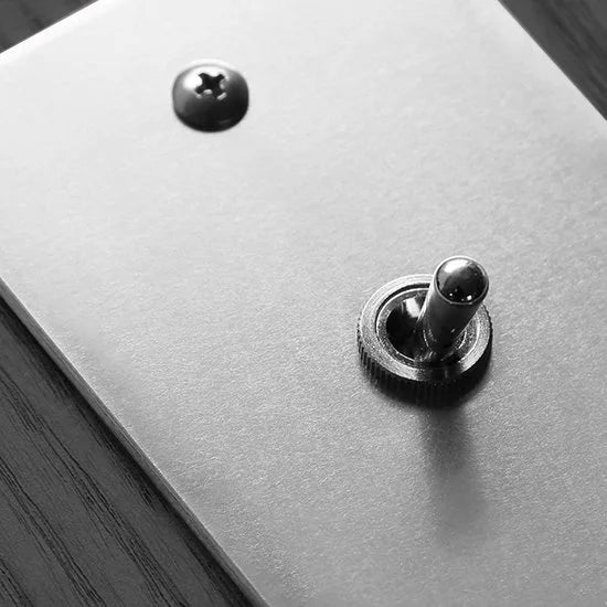 ゾルボンヌ ZS3-606 トグルスイッチプレート アルミ・フラット 6連/6口