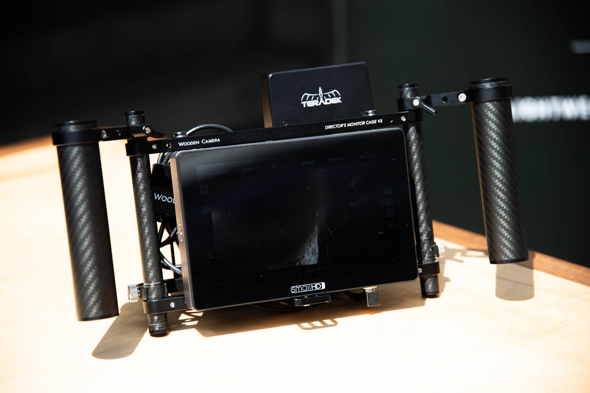 Wooden CameraのDirector's Monitor Cage V3ハンズオン | CineD