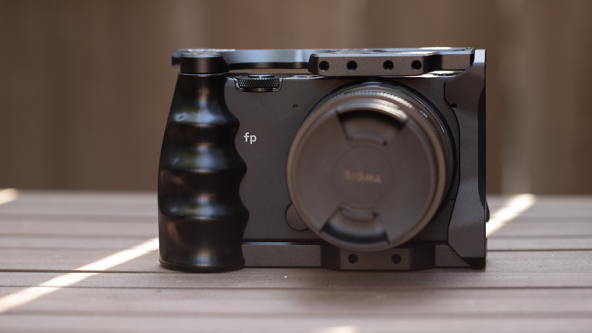 8Sinnがシグマfp用ケージを発売 | CineD