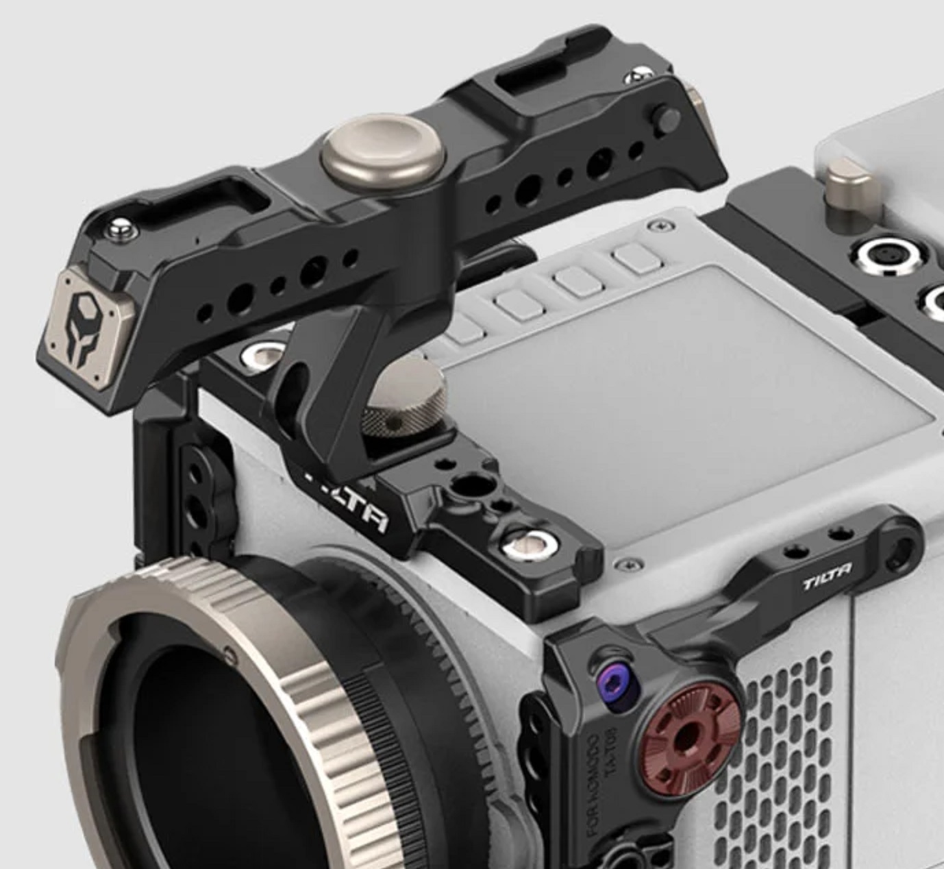 TiltaがRED Komodo用ケージを発表 | CineD