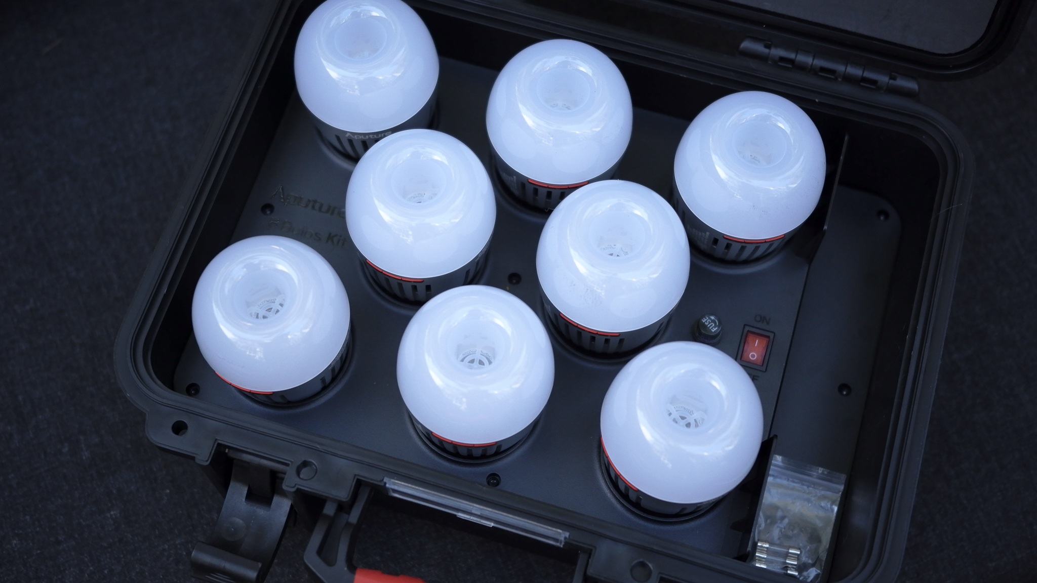 Aputure B7c 8バルブキットレビュー | CineD