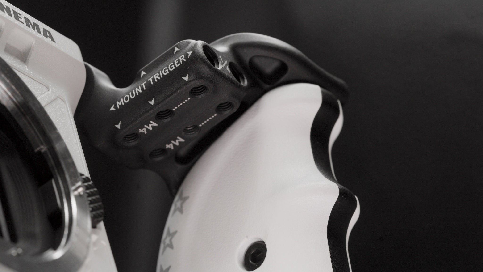 GDUがRED KOMODO、V-RAPTOR用アクセサリーを発売 | CineD