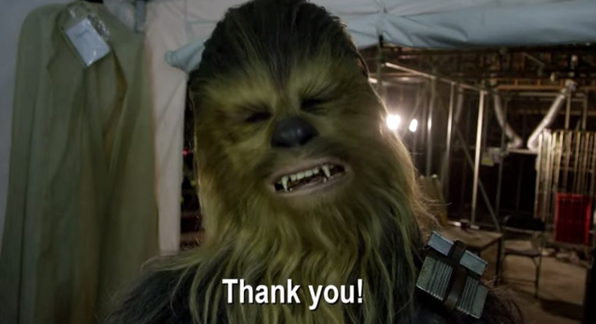 スターウォーズ』チューバッカ、最新作関連映像に初登場「昔より目が