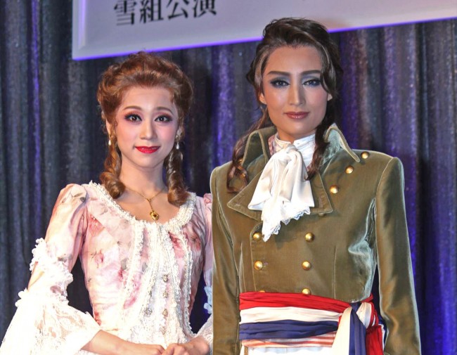 望海風斗「自分たちが信じてきたことをやっていく」 雪組新トップ