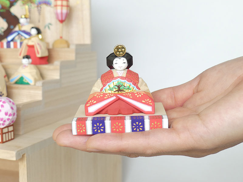 奈良一刀彫｜naradollHIGASHIDA 段雛 小: 木のおもちゃ｜クレヨンハウス