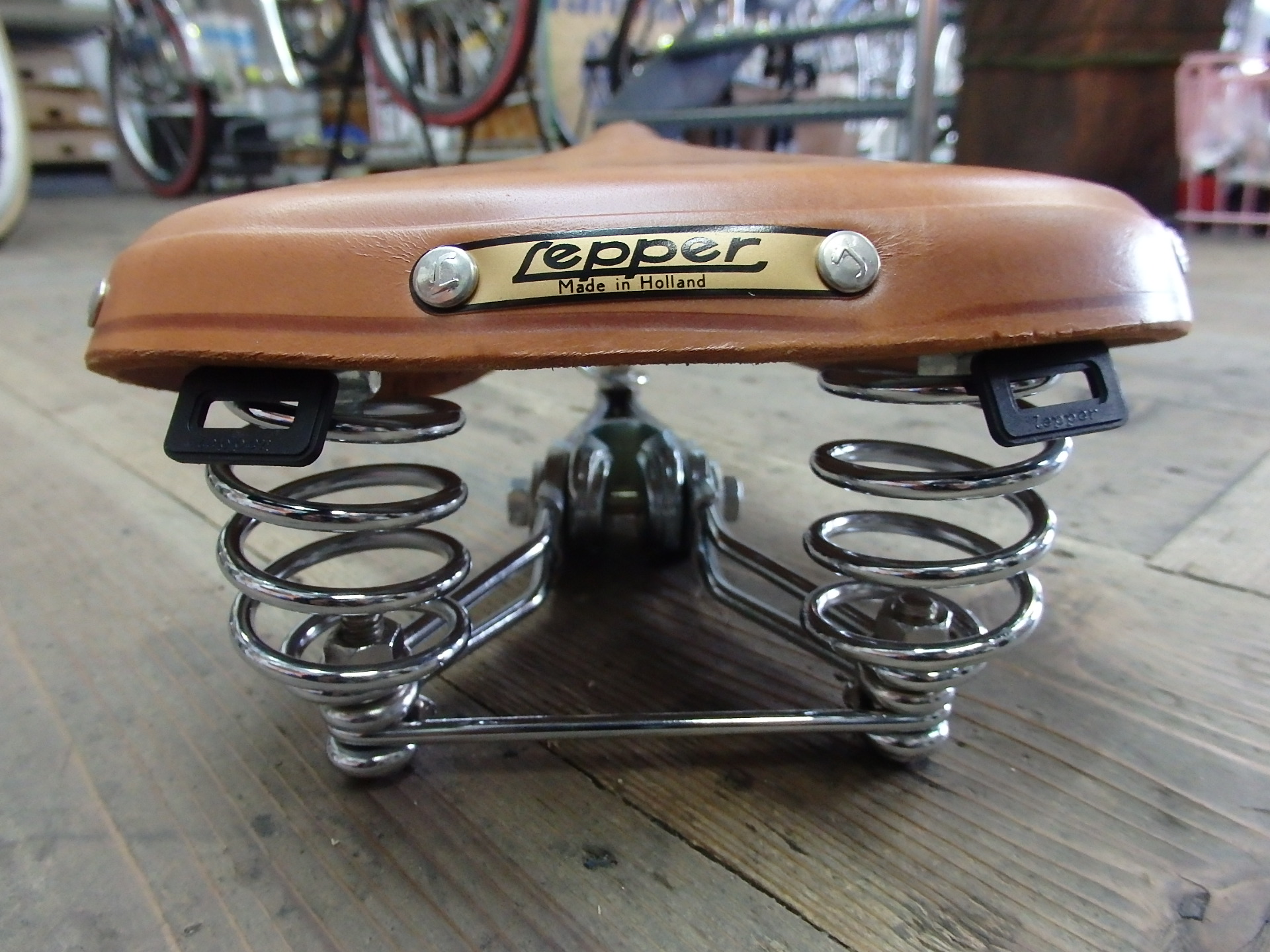 LEPPER 革サドル - 京都の中古自転車・新車販売 サイクルショップ エイリン