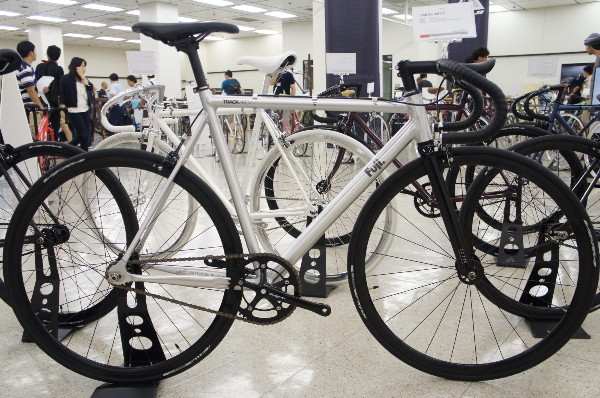 2018年モデルストリート仕様のトラックバイク FUJI TRACK ARCV - 京都