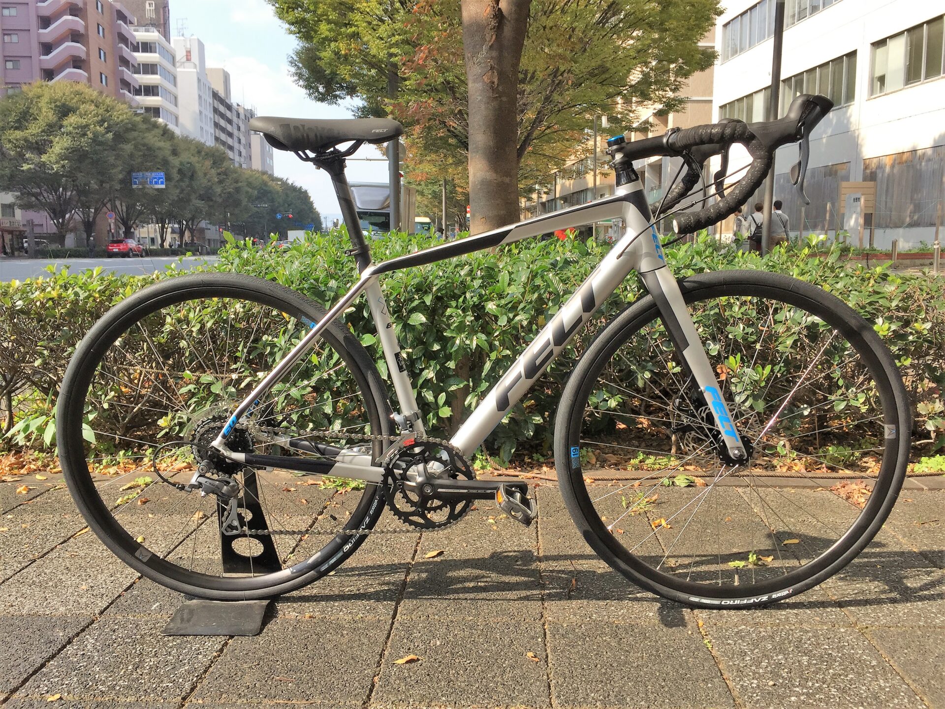 高水準な走りが楽しめるディスクロードFELT VR60！2017年アウトレット