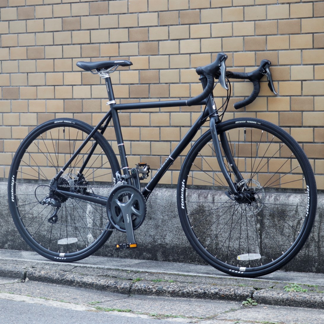 クラシカルな佇まいが魅力的なクロモリロードバイクぶディスクブレーキ