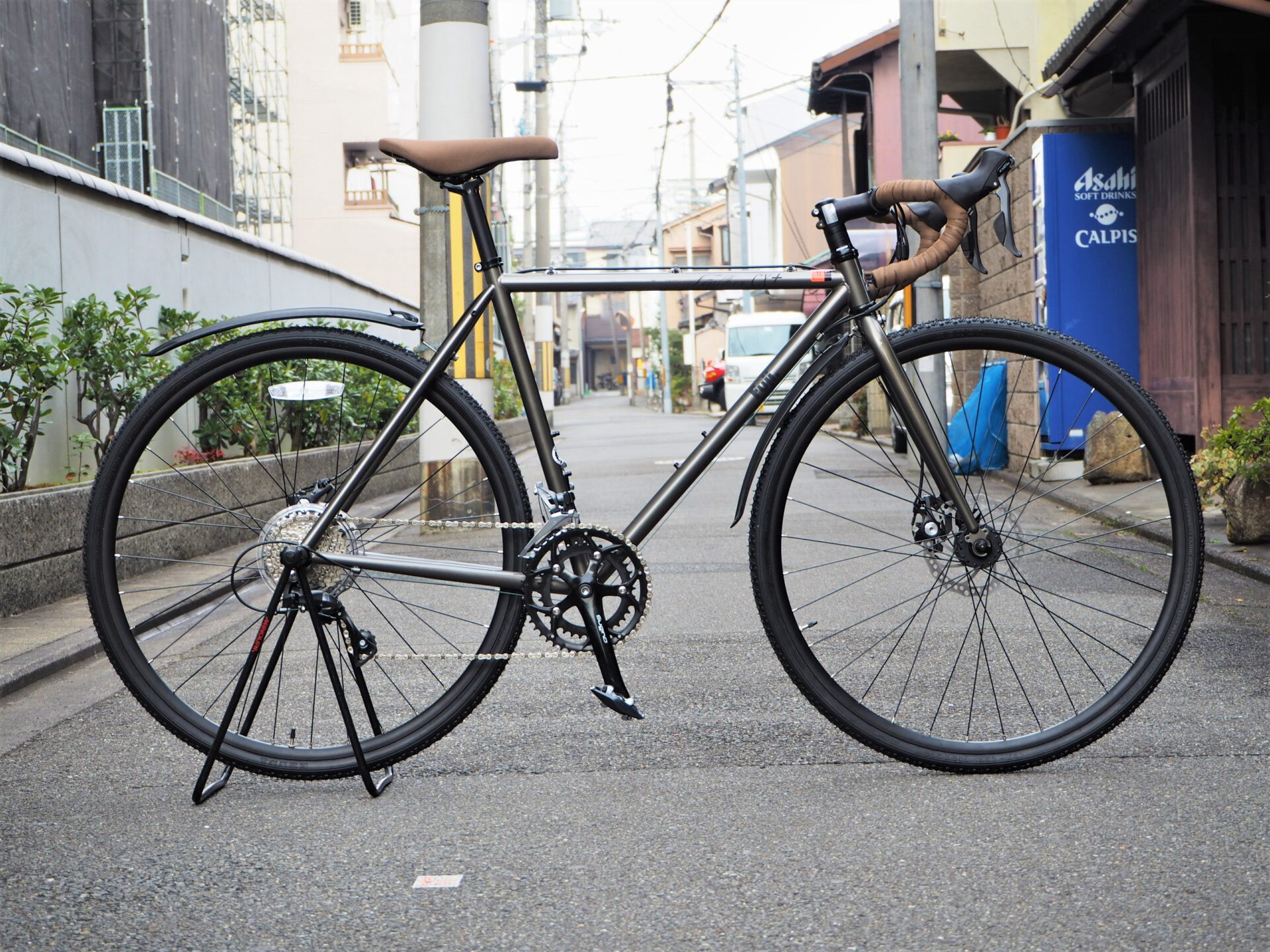 クロモリフレーム独特の乗り味がとても気持ちいい！！1台でいろんな