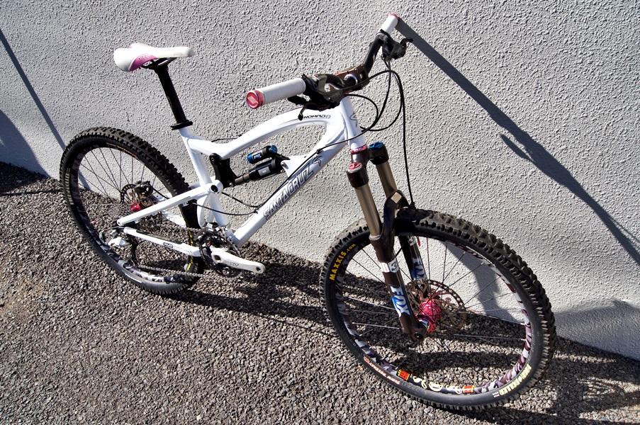 サンタクルズのノマド（白）｜スポーツ自転車買取のサイパラ