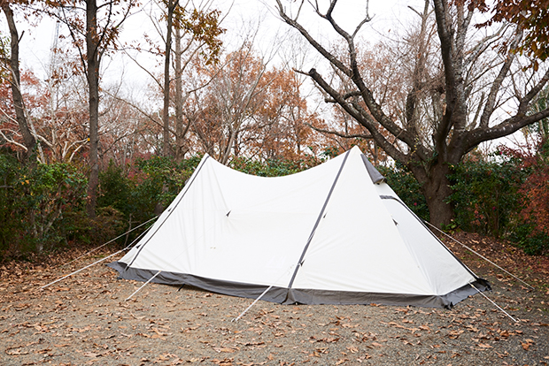 流行のT/C生地がシェルターにも。初心者にも建てられてベテランの風格