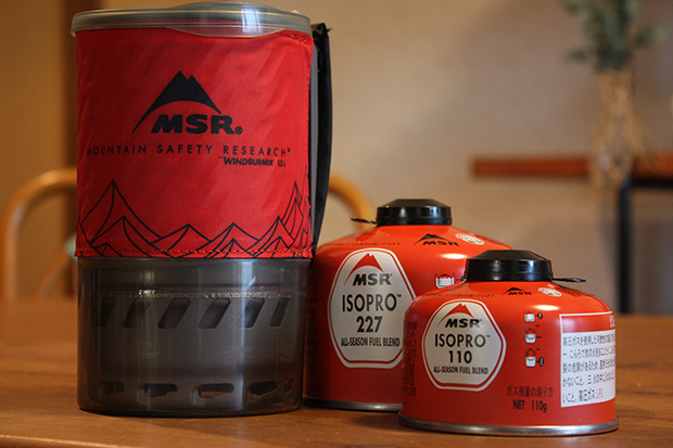 ついに憧れの“赤缶”が発売に！ MSRのイソプロ110&227をさっそくゲット