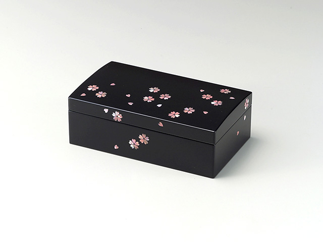 天野漆器株式会社 | 長角小箱 桜（貝入）黒