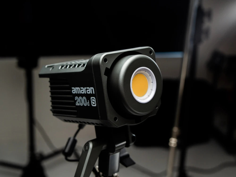 amaran 200d S Page - Compact Daylight Point-Source Light | amaran