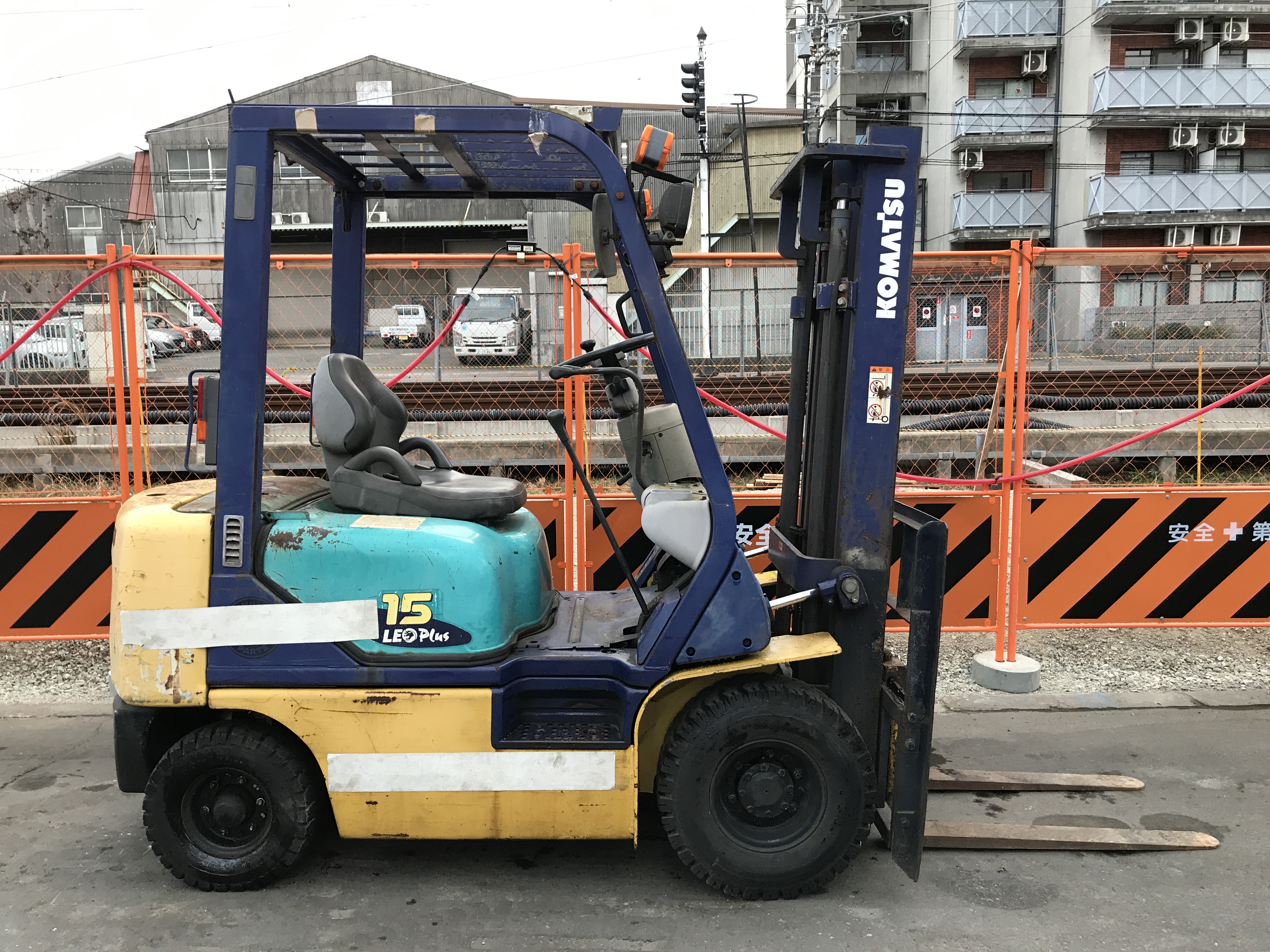 コマツ 1.5t ディーゼル車 3ⅿマスト FD15LC-17 – 中古フォークリフト