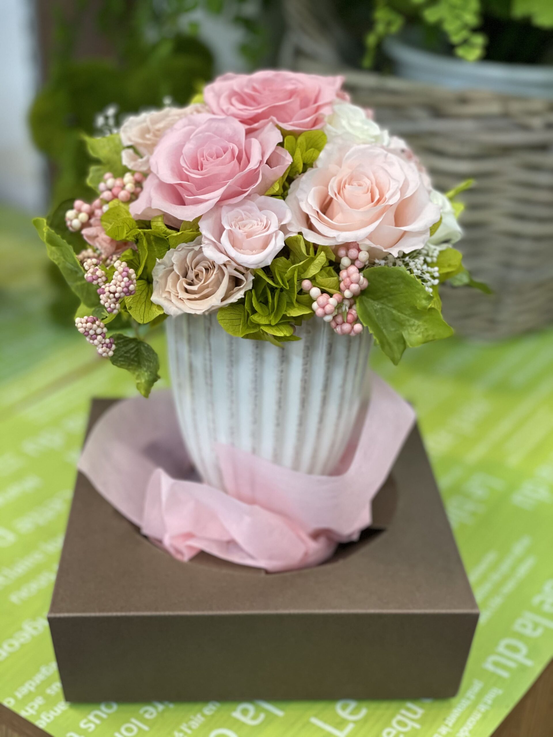 プリザーブドアレンジ（ピンク系） - フローリスト赤キ屋