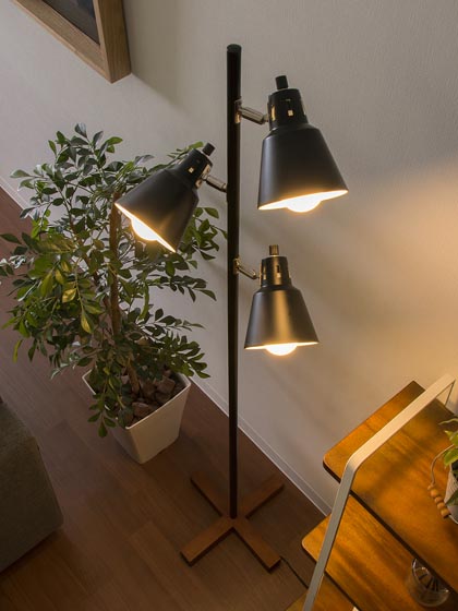 3灯スタンドライト manis〔マニス〕 | 家具・インテリア通販 【公式